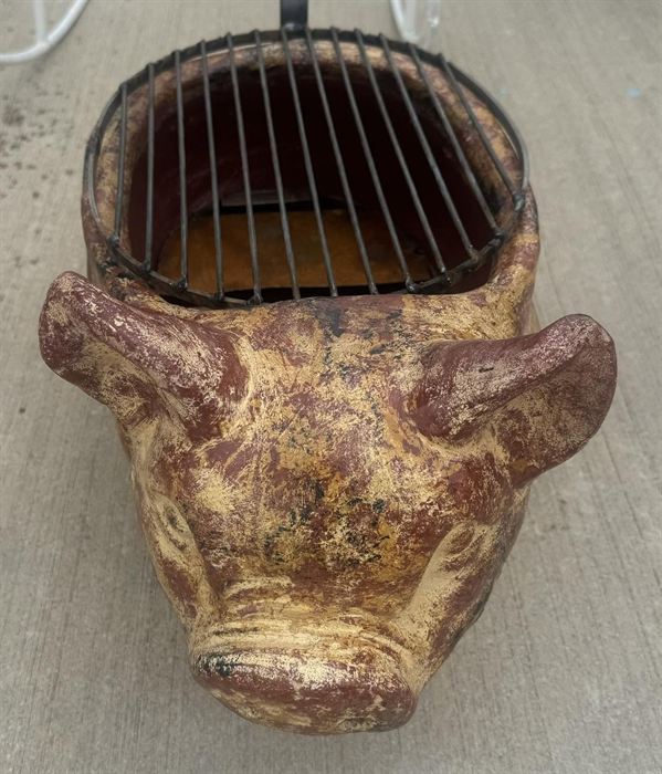 Fired clay bull-form smoker with a grate top